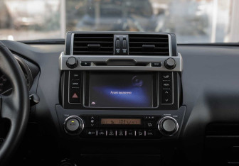 Подержанный автомобиль Toyota Land Cruiser Prado 2014 года (15 фото)