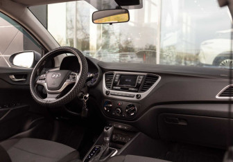 Подержанный автомобиль Hyundai Solaris Sedan 2017 года (10 фото)