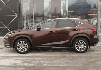 Подержанный автомобиль Lexus NX 2018 года (8 фото)