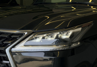 Подержанный автомобиль Lexus LX 2021 года (2 фото)