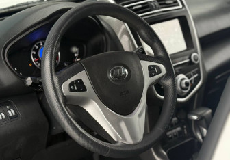 Подержанный автомобиль Lifan X60 2016 года (11 фото)