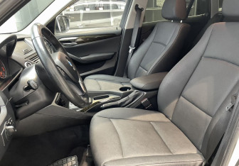 Подержанный автомобиль BMW X1 2012 года (9 фото)