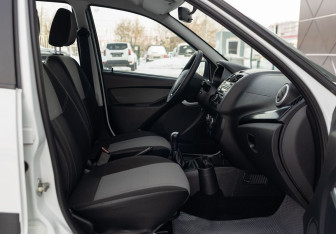 Подержанный автомобиль LADA (ВАЗ) Kalina Wagon 2018 года (18 фото)