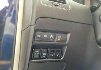 Подержанный автомобиль Infiniti QX80 2021 года (25 фото)