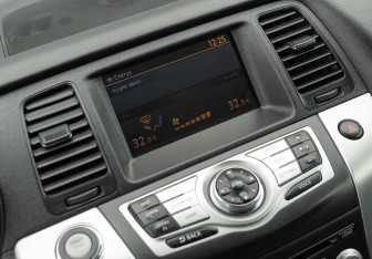 Подержанный автомобиль Nissan Murano Suv 2010 года (13 фото)