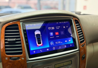 Подержанный автомобиль Toyota Land Cruiser Suv 2007 года (10 фото)