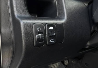 Подержанный автомобиль Honda CR-V 2002 года (14 фото)