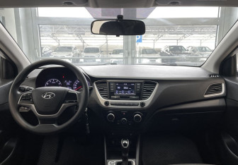 Подержанный автомобиль Hyundai Solaris Sedan 2018 года (10 фото)