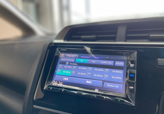 Подержанный автомобиль Honda Fit 2018 года (21 фото)