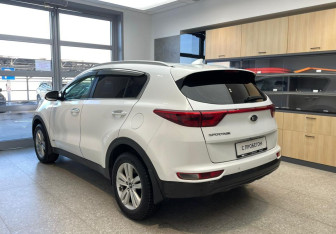 Подержанный автомобиль Kia Sportage 2017 года (6 фото)