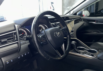 Подержанный автомобиль Toyota Camry Sedan 2020 года (7 фото)