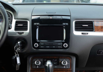 Подержанный автомобиль Volkswagen Touareg 2013 года (14 фото)