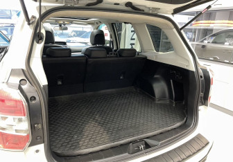 Подержанный автомобиль Subaru Forester Suv 2014 года (8 фото)
