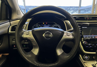 Подержанный автомобиль Nissan Murano Suv 2017 года (11 фото)