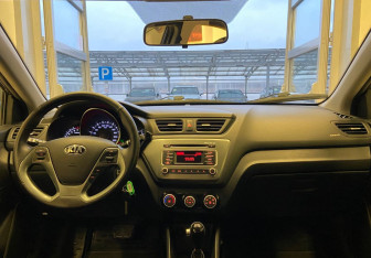 Подержанный автомобиль Kia Rio Sedan 2017 года (4 фото)