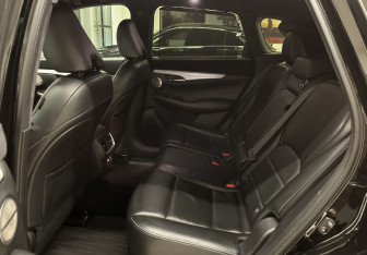 Подержанный автомобиль Infiniti QX50 2018 года (18 фото)