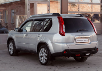 Подержанный автомобиль Nissan X-Trail 2011 года (7 фото)