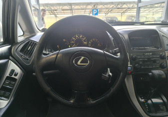 Подержанный автомобиль Lexus RX 2001 года (9 фото)