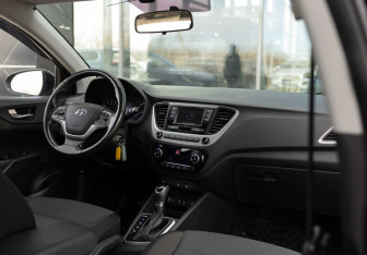 Подержанный автомобиль Hyundai Solaris Sedan 2017 года (10 фото)