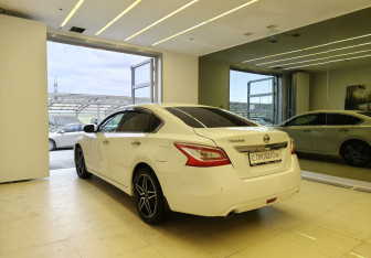Подержанный автомобиль Nissan Teana 2014 года (6 фото)