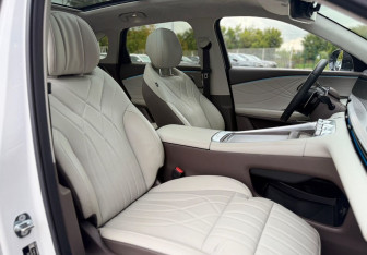 Подержанный автомобиль Exeed RX 2024 года (10 фото)