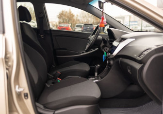 Подержанный автомобиль Hyundai Solaris Sedan 2014 года (19 фото)