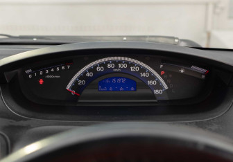 Подержанный автомобиль Honda Freed 2010 года (12 фото)