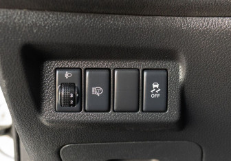 Подержанный автомобиль Nissan X-Trail 2012 года (18 фото)