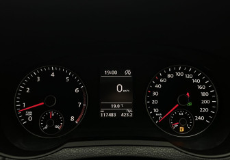 Подержанный автомобиль Volkswagen Sharan 2015 года (11 фото)