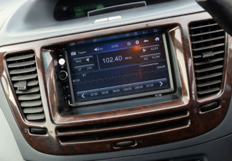 Подержанный автомобиль Toyota Nadia 1999 года (14 фото)