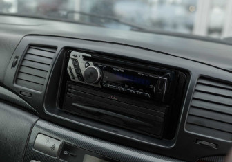 Подержанный автомобиль Toyota Corolla Wagon 2004 года (13 фото)