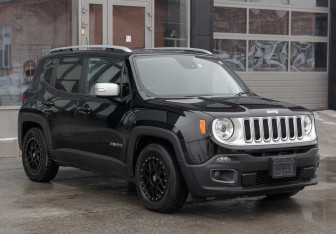 Подержанный автомобиль Jeep Renegade 2018 года (3 фото)