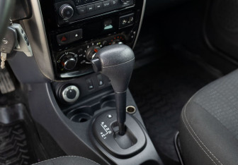 Подержанный автомобиль Nissan Terrano 2016 года (14 фото)