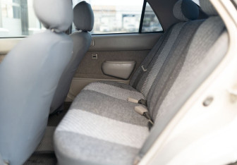 Подержанный автомобиль Toyota Corolla Sedan 1998 года (17 фото)