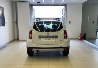 Подержанный автомобиль Renault Duster 2014 года (5 фото)