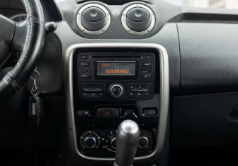 Подержанный автомобиль Renault Duster 2014 года (13 фото)