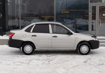 Подержанный автомобиль LADA (ВАЗ) Granta Sedan 2014 года (4 фото)