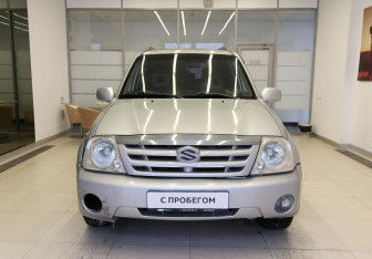 Подержанный автомобиль Suzuki Grand Vitara 2005 года (3 фото)