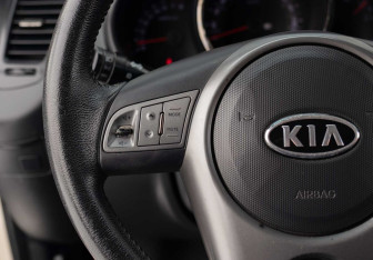 Подержанный автомобиль Kia Soul 2010 года (12 фото)