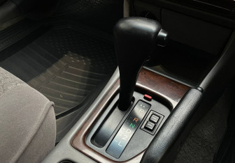 Подержанный автомобиль Toyota Corona Sedan 1999 года (10 фото)