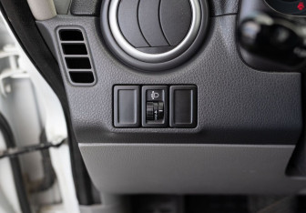 Подержанный автомобиль Suzuki SX4 Sedan 2013 года (17 фото)