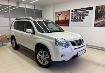 Подержанный автомобиль Nissan X-Trail 2013 года (4 фото)