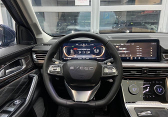 Подержанный автомобиль Exeed VX 2023 года (12 фото)
