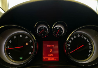 Подержанный автомобиль Opel Astra Hatchback 2014 года (16 фото)