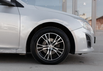 Подержанный автомобиль Chevrolet Cruze Hatchback 2014 года (9 фото)