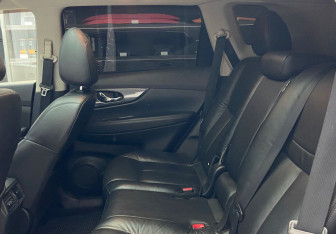 Подержанный автомобиль Nissan X-Trail 2015 года (13 фото)