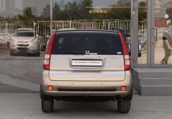 Подержанный автомобиль Honda HR-V 2003 года (6 фото)