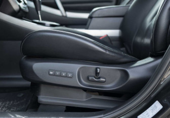 Подержанный автомобиль Mazda CX-7 2011 года (20 фото)