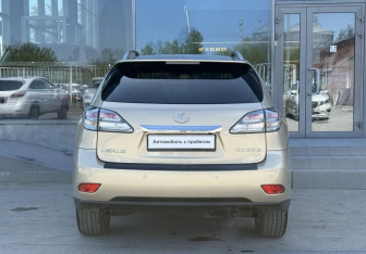 Подержанный автомобиль Lexus RX 2009 года (6 фото)