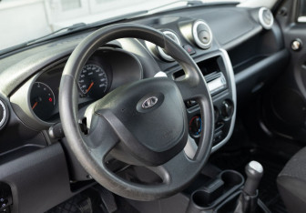 Подержанный автомобиль LADA (ВАЗ) Granta Sedan 2012 года (11 фото)